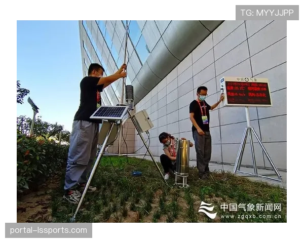 天气转冷,北方球场加热系统保障比赛进行