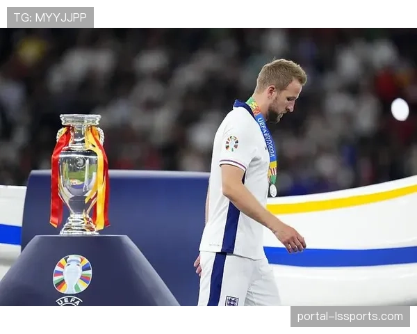 凯恩德甲35球破纪录，金靴争夺占据先机