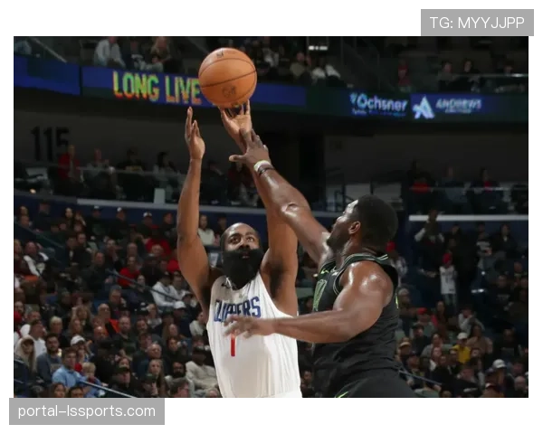 哈登回应频繁换队：所谓忠诚被高估，核心是争冠与家人经济保障